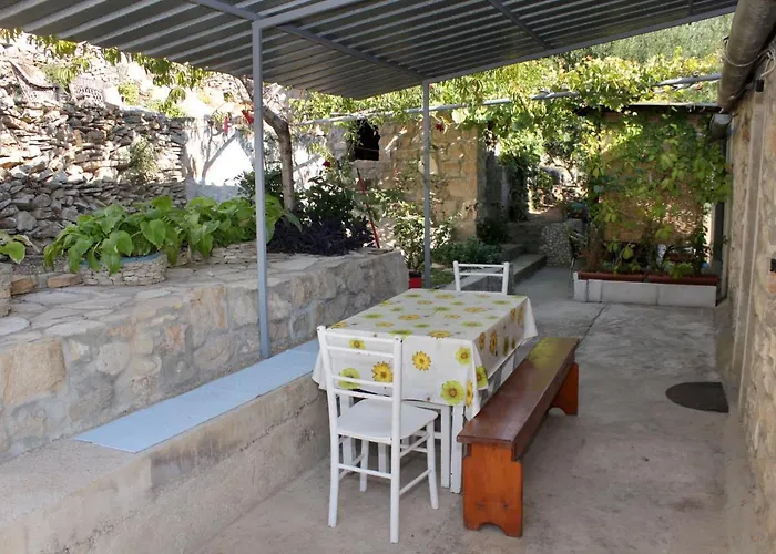 Apartment Seaside Secluded Cove Torac, Hvar - 4875
